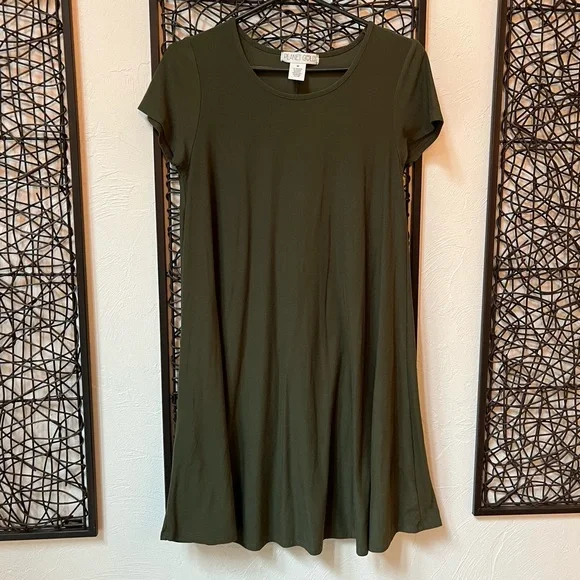 flowy t shirt dress HEIMISH USA- Flowy T-Shirt Dress – DecadesBoutique main image 0